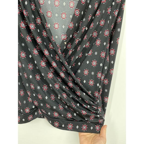 Haute Monde Womens Black Red Vneck Long Sleeve Blouse Top Shirt NEW Size Medium - Picture 4 of 10